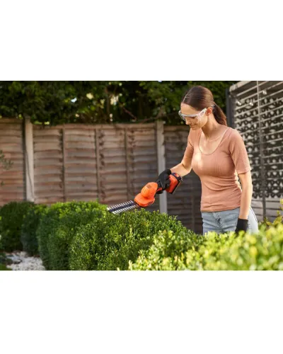 Кущоріз-ножиці акумуляторні BLACK+DECKER BCSS18D1