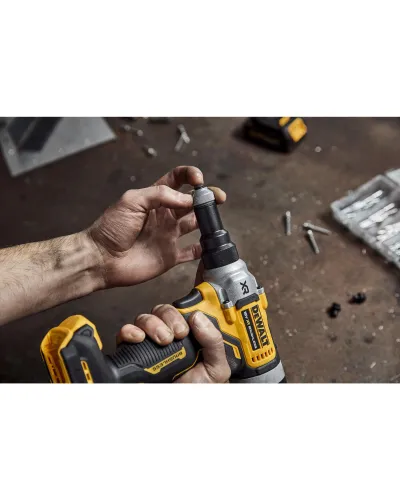 Заклепочник акумуляторний безщітковий DeWALT DCF414E2GT