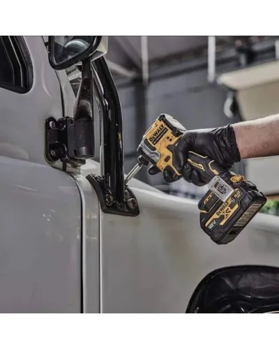 Набір з двох інструментів безщіткових DeWALT DCK2050E2T