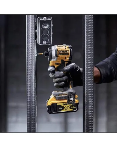 Набір з двох інструментів безщіткових DeWALT DCK2050E2T