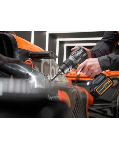 Набір з двох інструментів акумуляторних безщіткових McLaren F1 TEAM LIMITED EDITION DeWALT DCK200MP2T