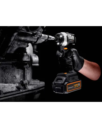 Набір з двох інструментів акумуляторних безщіткових McLaren F1 TEAM LIMITED EDITION DeWALT DCK200MP2T