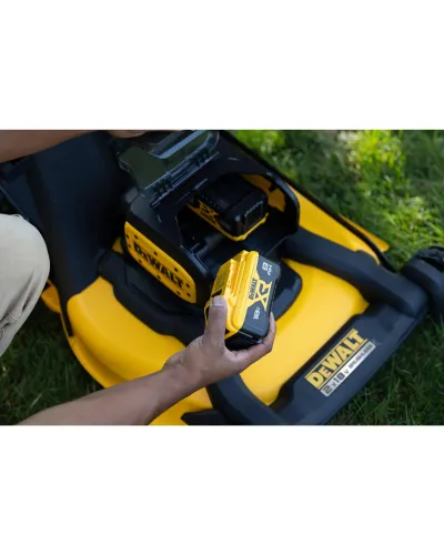 Газонокосарка акумуляторна безщіткова DeWALT DCMWP134N