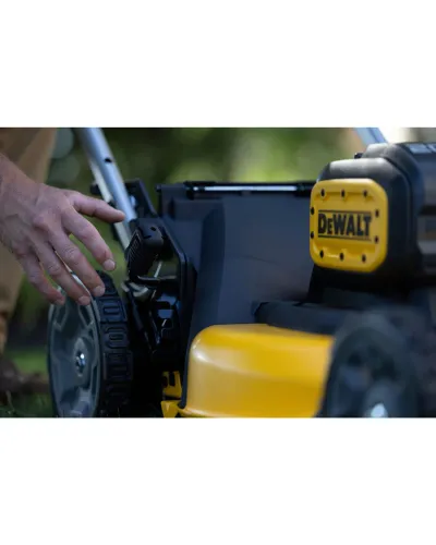 Газонокосарка акумуляторна самохідна безщіткова DeWALT DCMWSP156W2