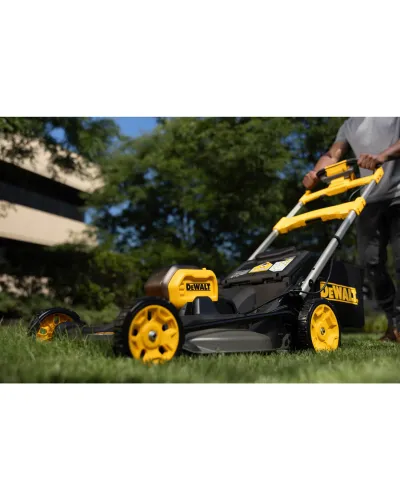 Газонокосарка акумуляторна самохідна безщіткова DeWALT DCMWSP550N