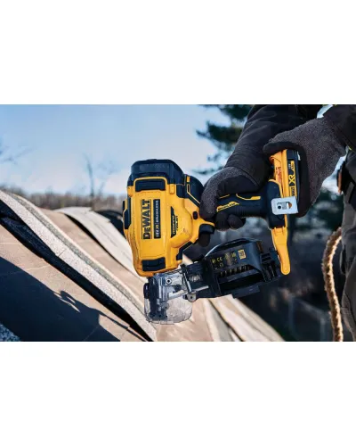 Пістолет цвяхозабивний акумуляторний безщітковий DeWALT DCN45RND2