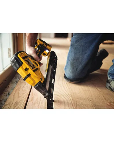 Пістолет цвяхозабивний акумуляторний безщітковий DeWALT DCN650N