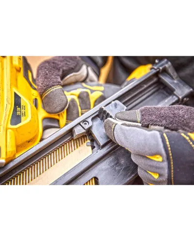 Пістолет цвяхозабивний акумуляторний безщітковий DeWALT DCN930N