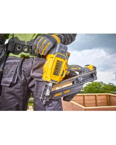 Пістолет цвяхозабивний акумуляторний безщітковий DeWALT DCN930N
