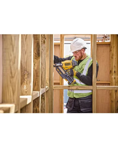 Пістолет цвяхозабивний акумуляторний безщітковий DeWALT DCN930N