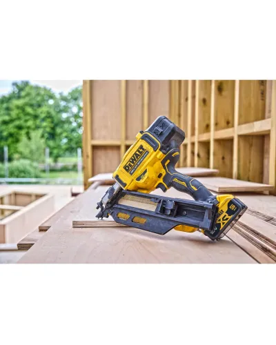 Пістолет цвяхозабивний акумуляторний безщітковий DeWALT DCN930N