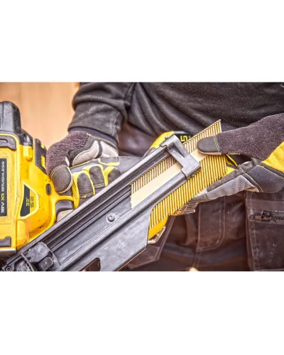 Пістолет цвяхозабивний акумуляторний безщітковий DeWALT DCN930P2