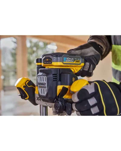 Фрезер акумуляторний безщітковий DeWALT DCW620NT
