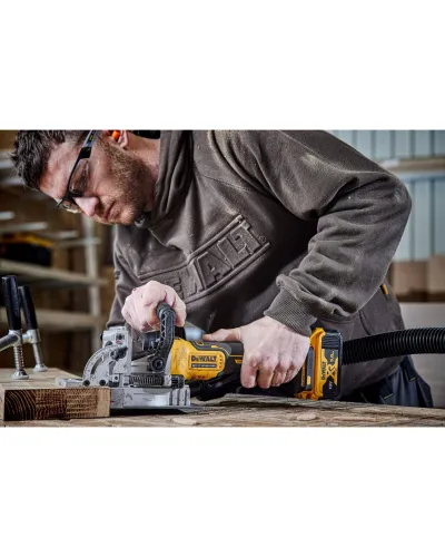 Фрезер акумуляторний безщітковий DeWALT DCW682P2