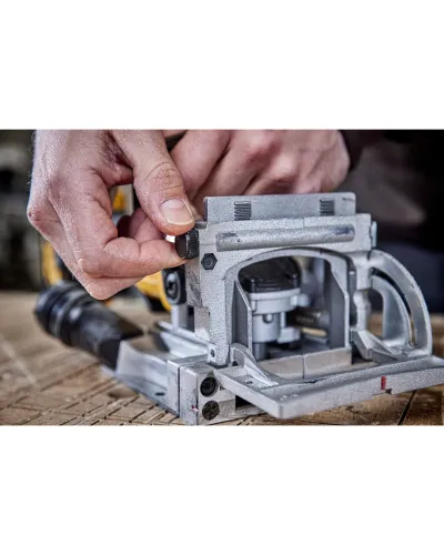 Фрезер акумуляторний безщітковий DeWALT DCW682P2