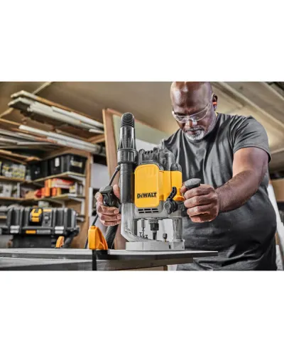 Фрезер мережевий DeWALT DWE625KT