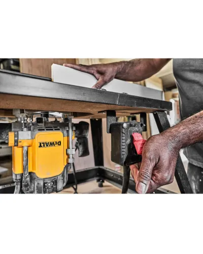 Фрезер мережевий DeWALT DWE627KT