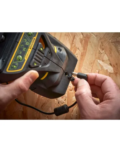 Рівень лазерний FatMax®MultilineGreen трипроменевий площинний самовирівнюючий, чемодан STANLEY FMHT1-77356
