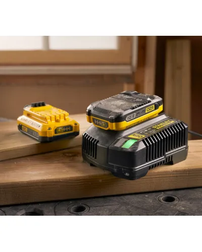 Зарядний пристрій та 2 акумулятора 18В STANLEY FATMAX SFMCB12D2