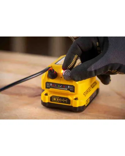 Паяльник акумуляторний STANLEY FATMAX SFMCE040B