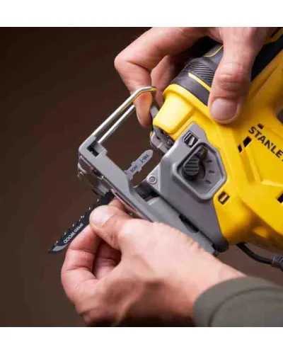 Пила лобзикова акумуляторна STANLEY FATMAX SFMCS650B