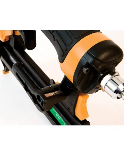 Пістолет скобозабивний пневматичний BOSTITCH SX1838-E