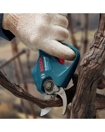 Секатор акумуляторний Bosch Pro Pruner Professional (АКБ і ЗП) (06019K1021)