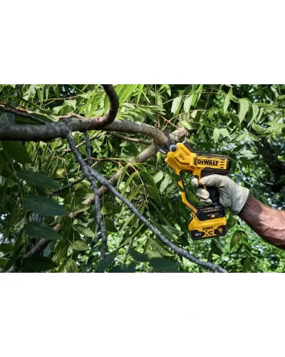 Акумуляторний секатор DeWALT DCMPP568N без АКБ та ЗП (DCMPP568N)