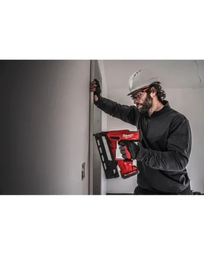 Пістолет цвяхозабивний акумуляторний безщітковий Milwaukee 16GA M18 FN16GA-202X (4933478092)