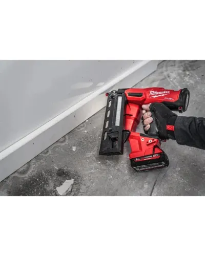 Пістолет цвяхозабивний акумуляторний безщітковий Milwaukee 16GA M18 FN16GA-202X (4933478092)