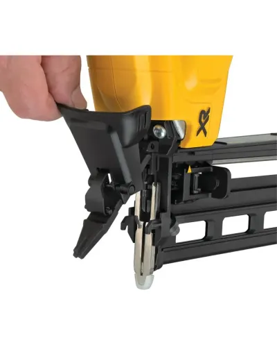 Пістолет цвяхозабивний акумуляторний безщітковий DeWALT DCN662N (DCN662N)