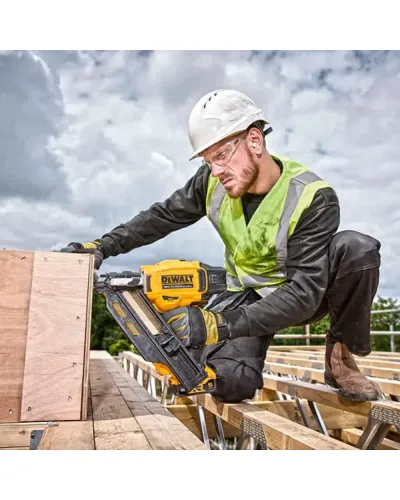 Пістолет цвяхозабивний акумуляторний безщітковий DeWALT DCN930P2 (DCN930P2)