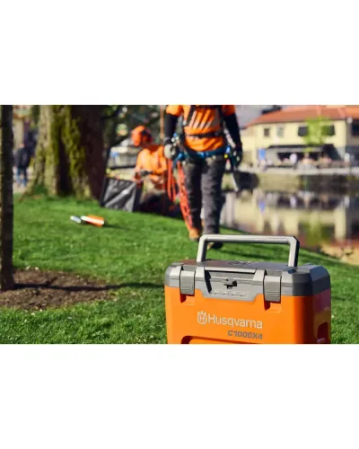 Портативний зарядний пристрій Husqvarna 40-C1000x4 (9707048-01)