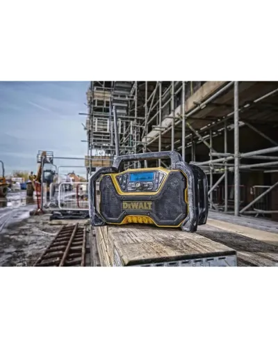 Зарядний пристрій-радіоприймач DeWALT DCR029 (DCR029)