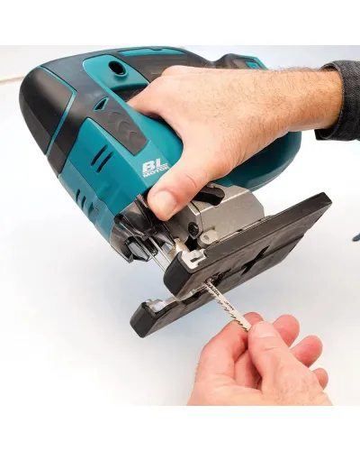Акумуляторний лобзик Makita DJV182Z без АКБ та зарядного пристрою (DJV182Z)