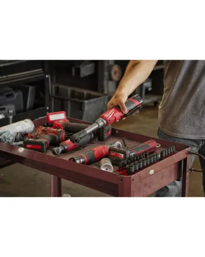 Тріскачка акумуляторна безщіткова подовжена Milwaukee M12 2FHIR38LR-0 (3/8" - 47 Нм) (4933480791)