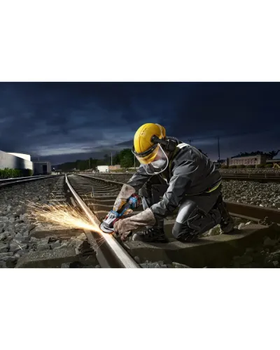 Акумуляторна болгарка Bosch GWS 18V-11 S Professional L-BOXX 136 (АКБ і ЗП) (06019N4103)