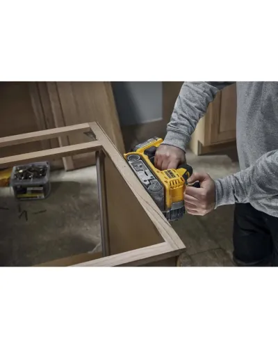 Шліфмашина стрічкова акумуляторна безщіткова DeWALT DCW220N (DCW220N)