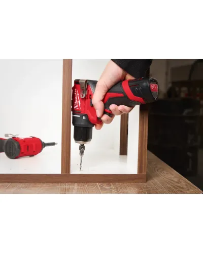 Дриль-шуруповерт акумуляторний ударний безщітковий Milwaukee M12 BLPDRC-402С 40 Нм (АКБ і ЗП) (4933500424)