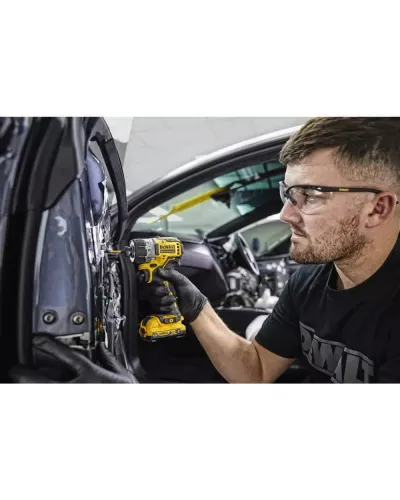 Шуруповерт акумуляторний безщітковий DeWALT DCF601D2 (DCF601D2)