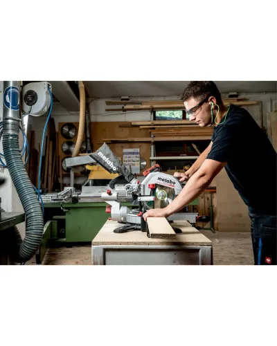 Акумуляторна торцювальна пила Metabo KGS 18 LTX BL 254 (614254920)