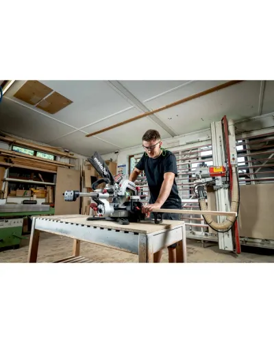 Акумуляторна торцювальна пила Metabo KGS 18 LTX BL 254 (614254920)