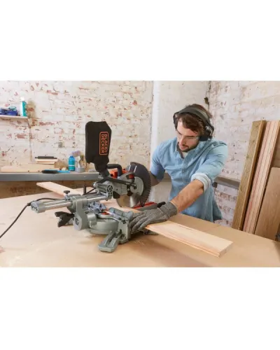 Пила торцювальна мережева BLACK+DECKER BES700 (BES700)