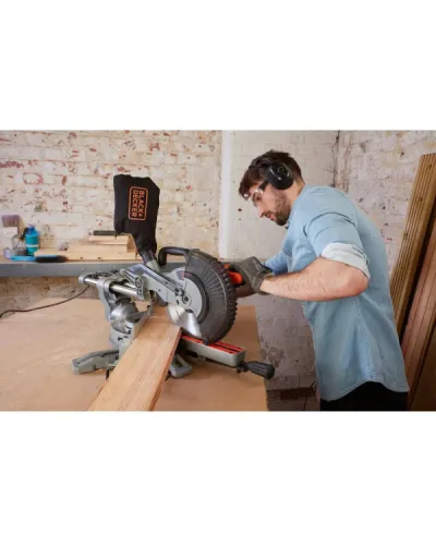 Пила торцювальна мережева BLACK+DECKER BES700 (BES700)