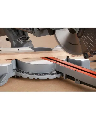 Пила торцювальна мережева BLACK+DECKER BES700 (BES700)