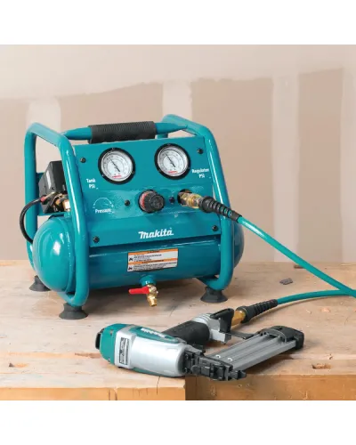 Акумуляторний компресор Makita XGT 40 V MAX AC001GZ (без АКБ і ЗП) (AC001GZ)
