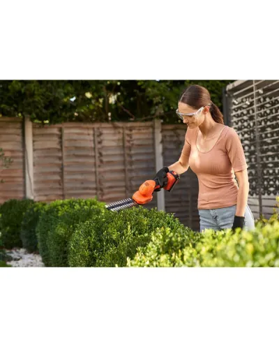 Кущоріз-ножиці акумуляторні BLACK+DECKER BCSS18D1